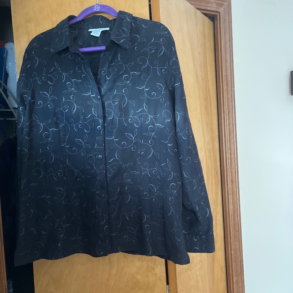 XL black, embossed button down long sleeve shirt